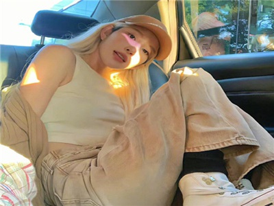 美女清凉脱衣服软件18岁禁看,网络监管升级，争议应用引关注-2