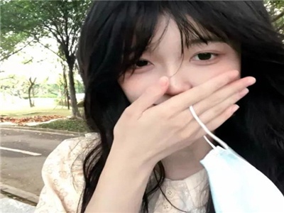 男生和女生在房间里一起擦擦擦,男女同室清洁，团队合作新体验-4