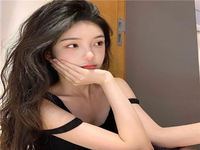 美女脱内衣露出尿口,直播惊现辣眼瞬间，行业规范引关注