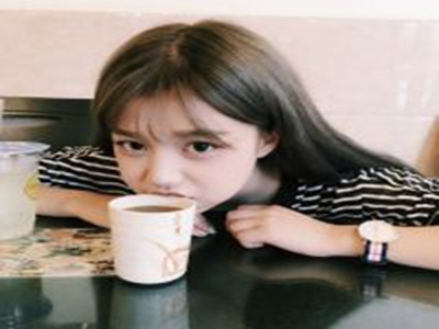 爸爸缓慢有力送女儿的句子,父爱如山，陪伴女儿成长路-2