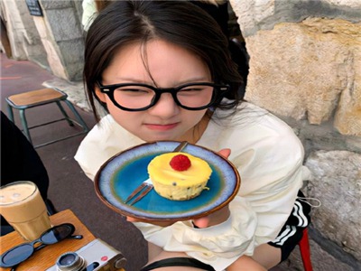 二次元美女裸体APP,二次元美女APP走红网络，争议不断-5