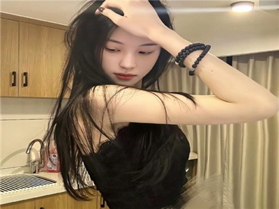 比基尼内裤走秀视频,别样比基尼内裤惊艳T台，引领时尚新潮流-3