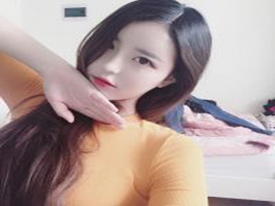 女生劈开腿让男生捅,惊现公共场所惊人一幕，道德底线何在？-5