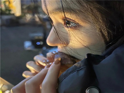 别揉我胸 啊 嗯视频,女孩倾诉引发共鸣，情感困惑引关注-4
