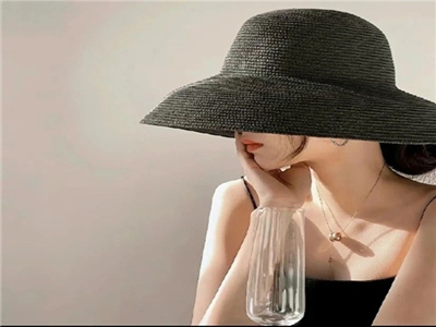 女厕wc撒尿女,厕所尴尬事件引关注，文明如厕成焦点-2