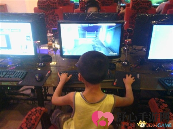 青少年沉迷网游行凶 专家：游戏必须分级