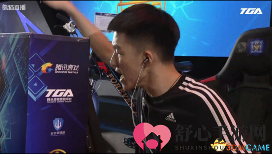 TGA CF狙神争霸赛：人稳枪准，蓝色天空夺冠