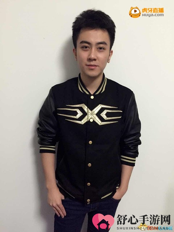 陈赫虎牙直播助阵大神Colin