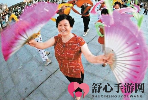 跳出平凡生活，广场舞大妈共战《新征途手游