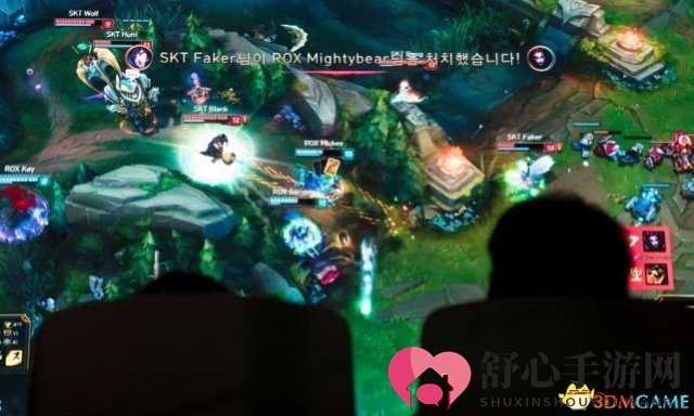 电竞狂热背后：赌博、自杀、精神病，揭秘重度玩家生活真相